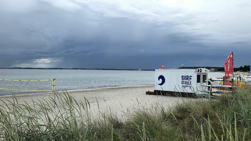 Container Surfschule Haffkrug am Strand
